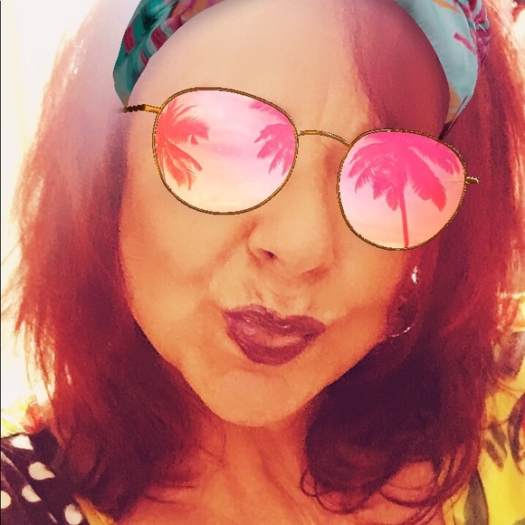 Meet your Posher, Robin - Picture 3 of 16